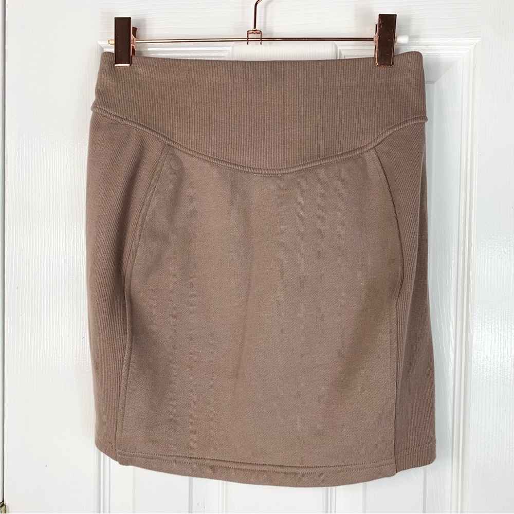 Lululemon Scuba High Rise Mini Skirt Size XS - Picture 3 of 4